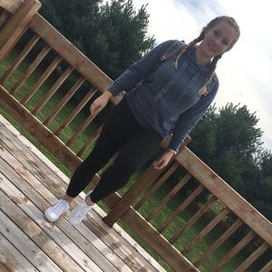 Meet your Posher, Sierra